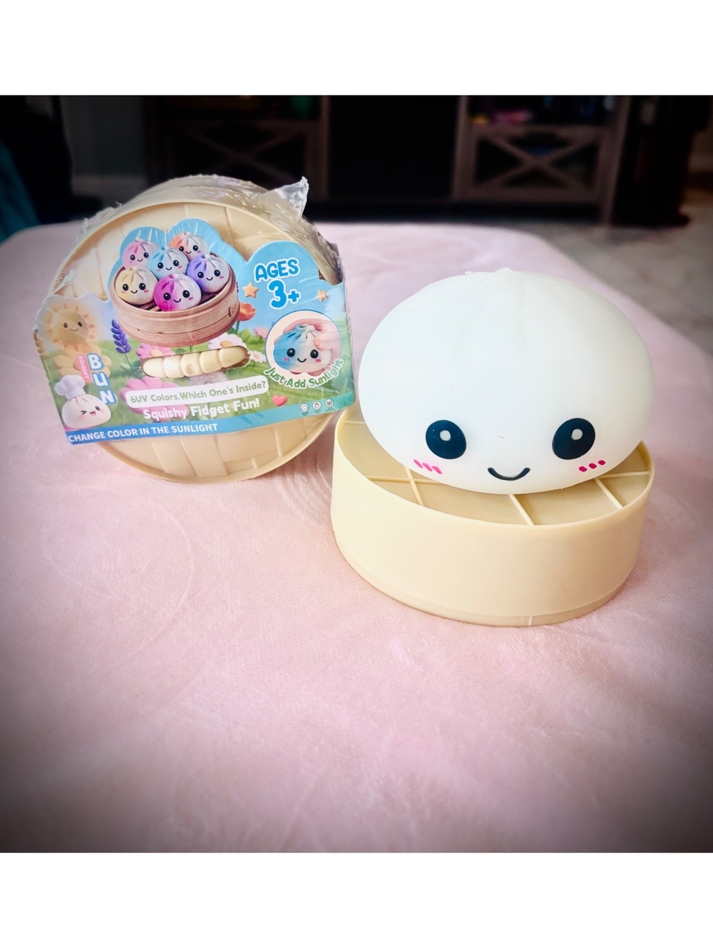 UV Color Changing Squishy Bun NWT